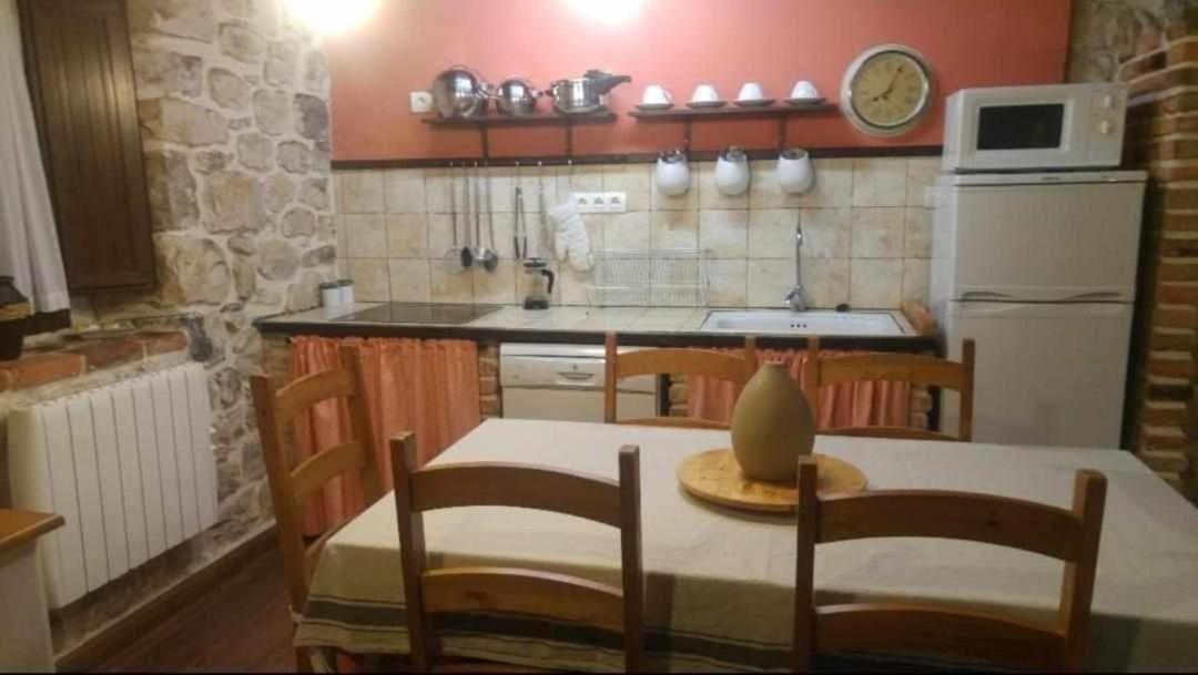 La Gesta Picos De Europa Villa Poo  Eksteriør billede